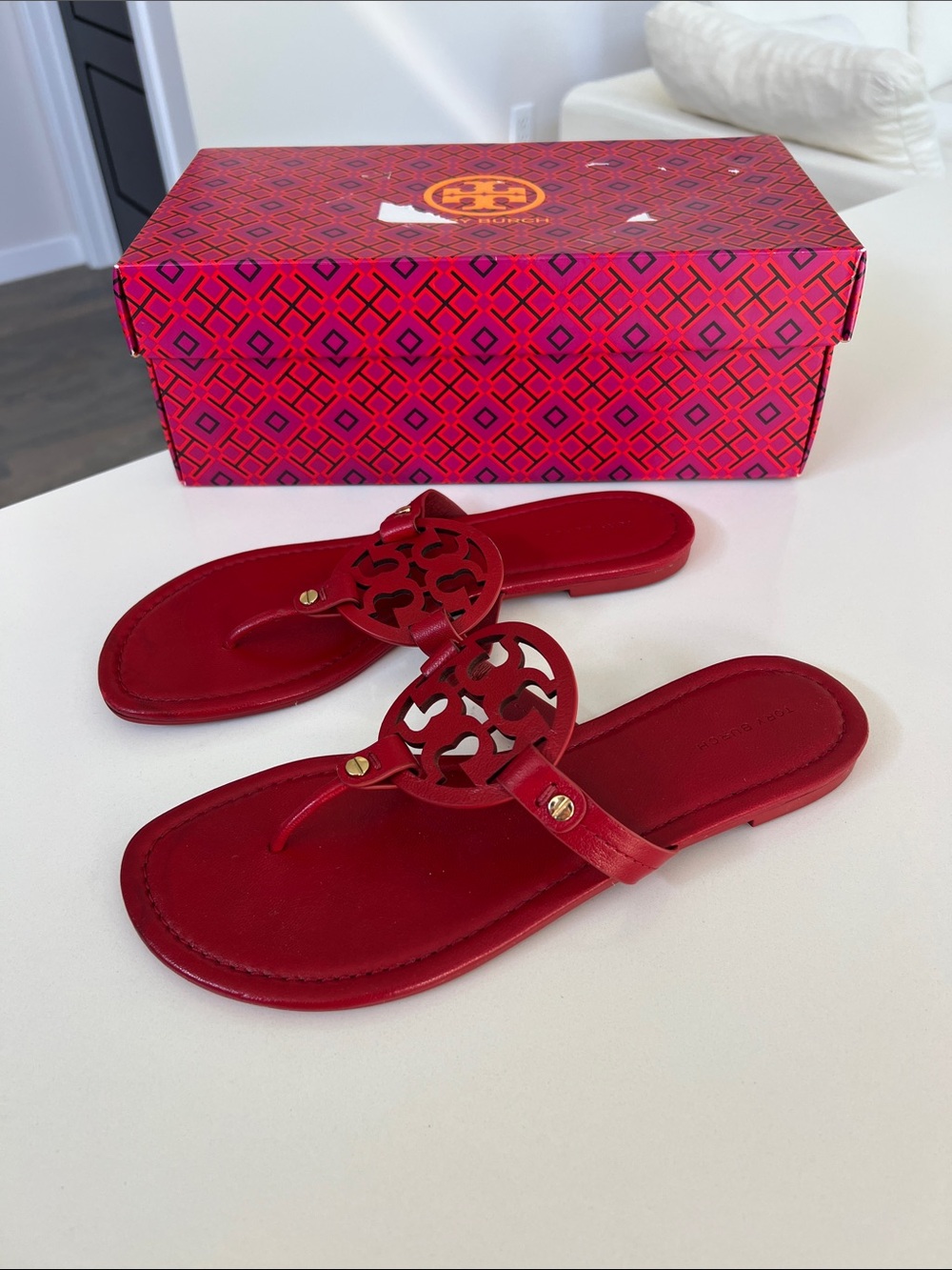 Tory Burch miller red leather flip flops sandals 9
